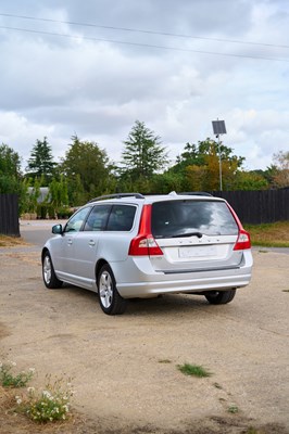 Lot 2009 Volvo V70 3.2 Lux SE