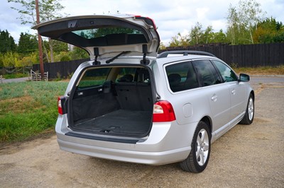 Lot 2009 Volvo V70 3.2 Lux SE