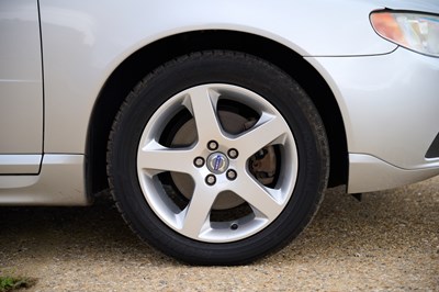 Lot 2009 Volvo V70 3.2 Lux SE