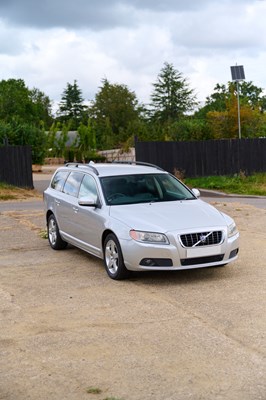 Lot 2009 Volvo V70 3.2 Lux SE