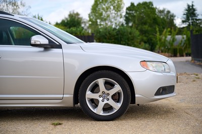 Lot 2009 Volvo V70 3.2 Lux SE