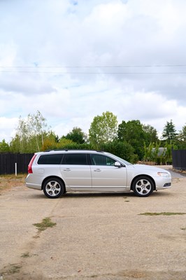 Lot 2009 Volvo V70 3.2 Lux SE