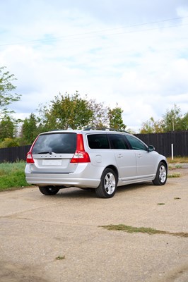 Lot 2009 Volvo V70 3.2 Lux SE
