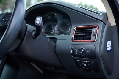 Lot 2009 Volvo V70 3.2 Lux SE