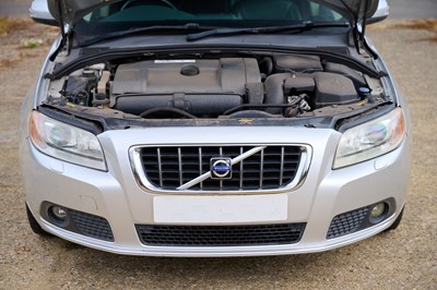 Lot 2009 Volvo V70 3.2 Lux SE
