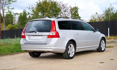 Lot 2009 Volvo V70 3.2 Lux SE