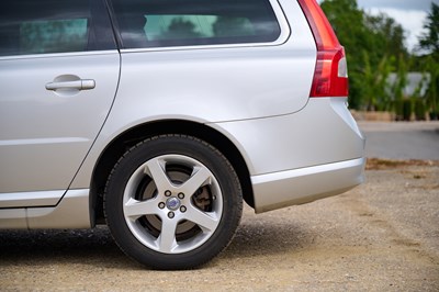 Lot 2009 Volvo V70 3.2 Lux SE