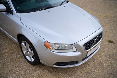 Lot 2009 Volvo V70 3.2 Lux SE