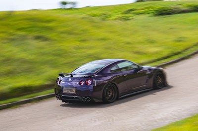 Lot 2009 Nissan GT-R R35 Black Edition JM1300