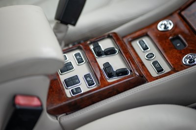 Lot 2000 Rolls-Royce Corniche V