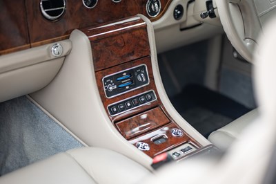 Lot 2000 Rolls-Royce Corniche V