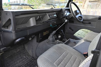 Lot 1998 Land Rover 110 Defender County