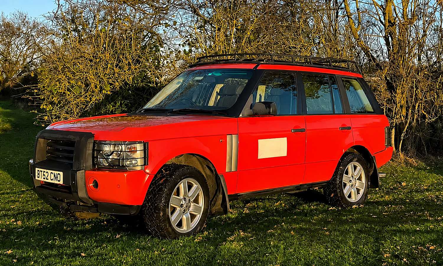 Lot 2002 Range Rover G4 Challenge Press Car (4.4 litre)