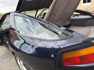 Lot 153 - 1994 Porsche 928 GTS Manual