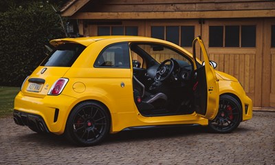 Lot 2016 Fiat Abarth 500 695 Biposto Record
