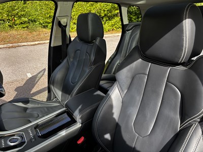 Lot 2014 Land Rover Range Rover Evoque 2.0 Si4 Prestige