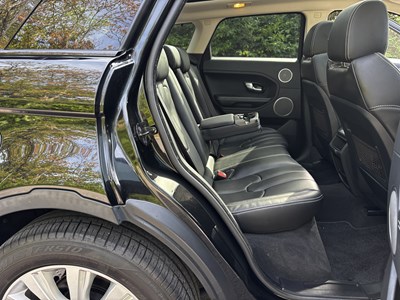 Lot 2014 Land Rover Range Rover Evoque 2.0 Si4 Prestige