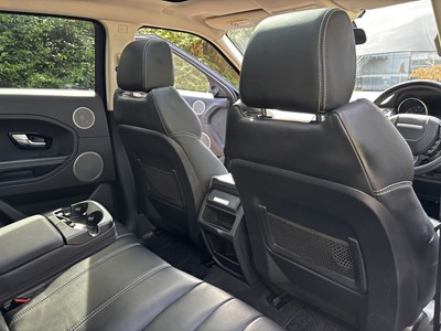 Lot 2014 Land Rover Range Rover Evoque 2.0 Si4 Prestige