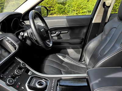Lot 2014 Land Rover Range Rover Evoque 2.0 Si4 Prestige