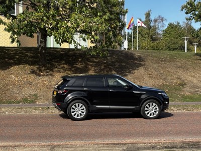 Lot 2014 Land Rover Range Rover Evoque 2.0 Si4 Prestige