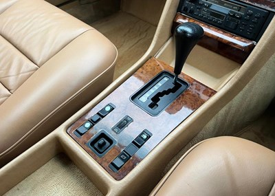 Lot 258 - 1982 Mercedes-Benz 380 SEC