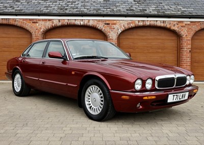 Lot 109 - 1999 Jaguar XJ8 (3.2 litre)