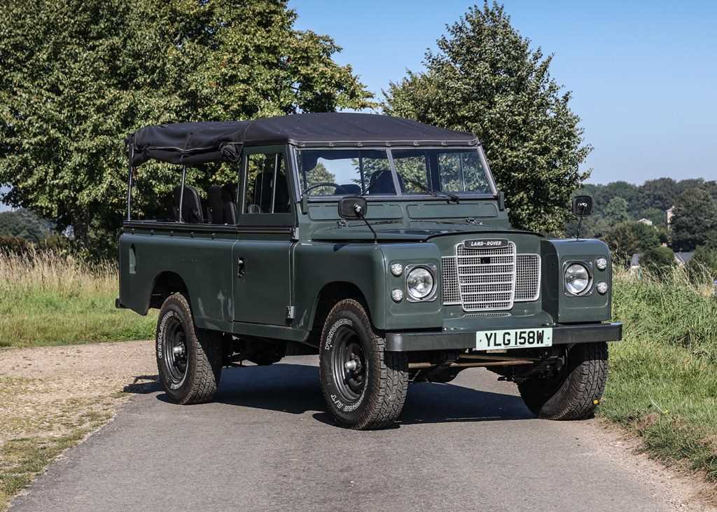 Lot 117 - 1981 Land Rover Series III 109