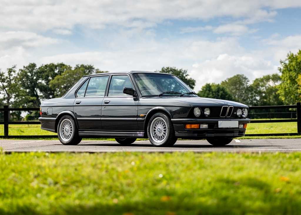 Lot 238 - 1986 BMW E28 M535i