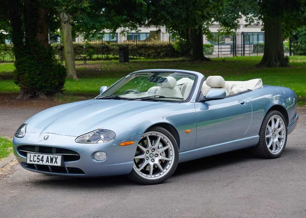 Lot 141 - 2004 Jaguar XK8 Convertible