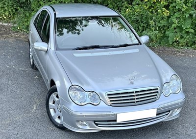 Lot 102 - 2005 Mercedes-Benz C320 Elegance