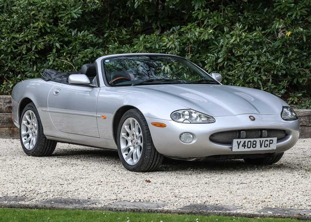 Lot 170 - 2001 Jaguar XKR Convertible