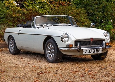 Lot 112 - 1973 MG B Roadster