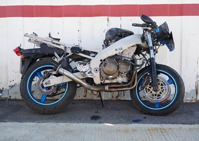 Lot 104 - 1998 Kawasaki ZX 900 C1