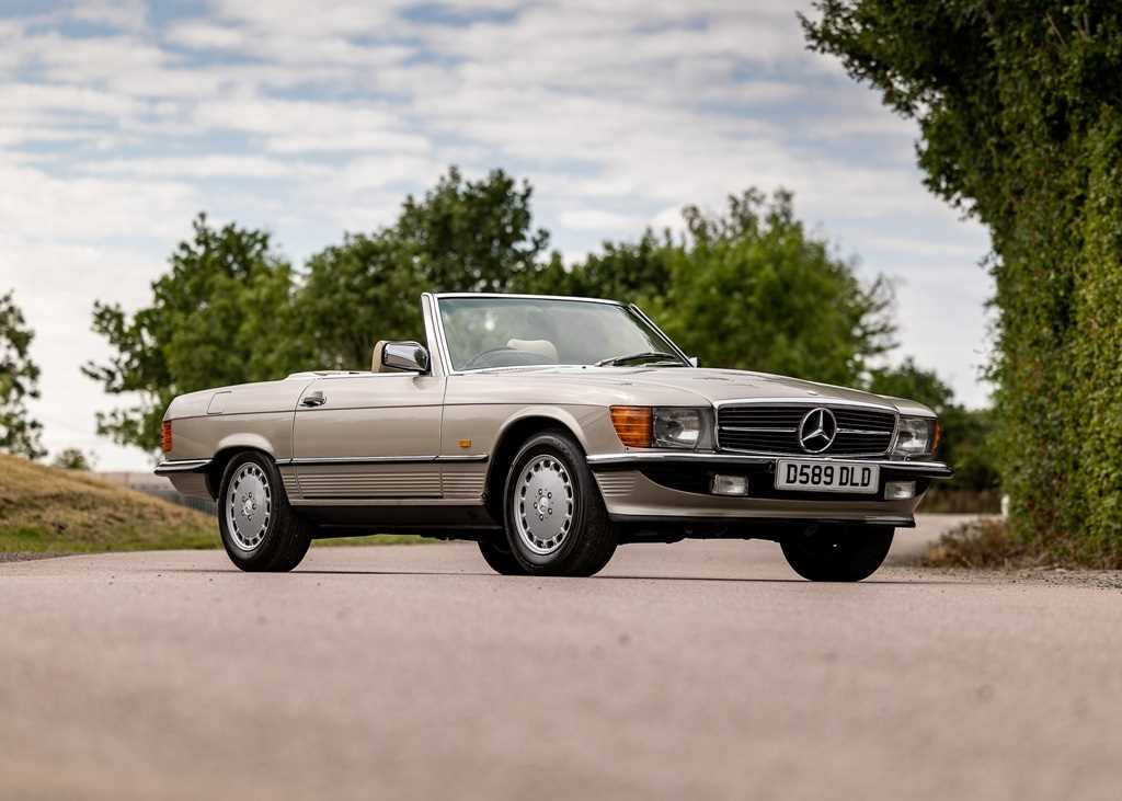 Lot 164 - 1987 Mercedes-Benz 500 SL Roadster