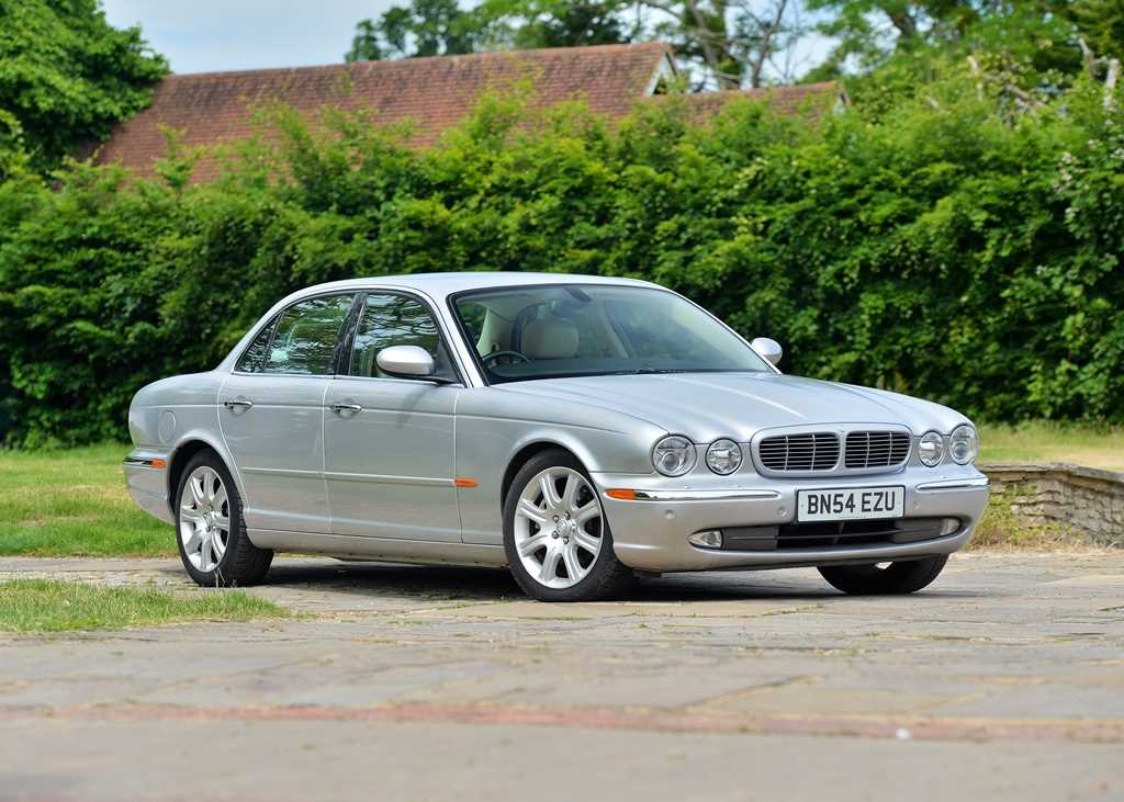Lot 114 - 2004 Jaguar XJ8 Sovereign (4.2 Litre)