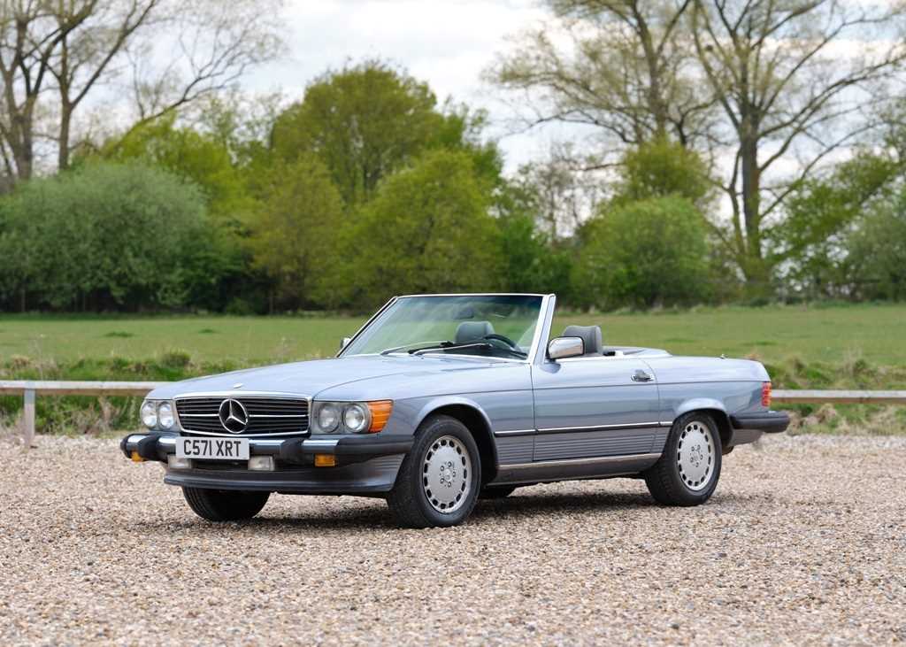 Lot 285 - 1986 Mercedes-Benz 560 SL