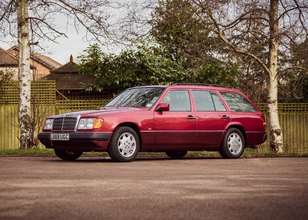 Lot 109 - 1993 Mercedes-Benz 220 TE