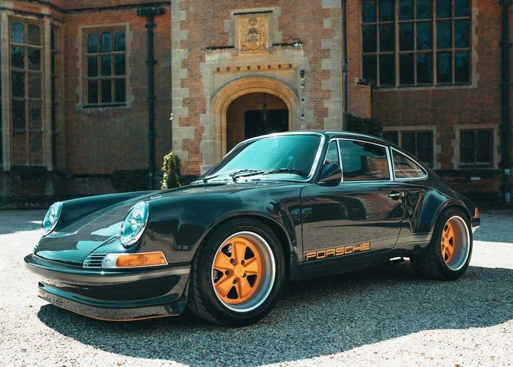 Lot 174 - 1986 Porsche 911 Carrera Resto-mod