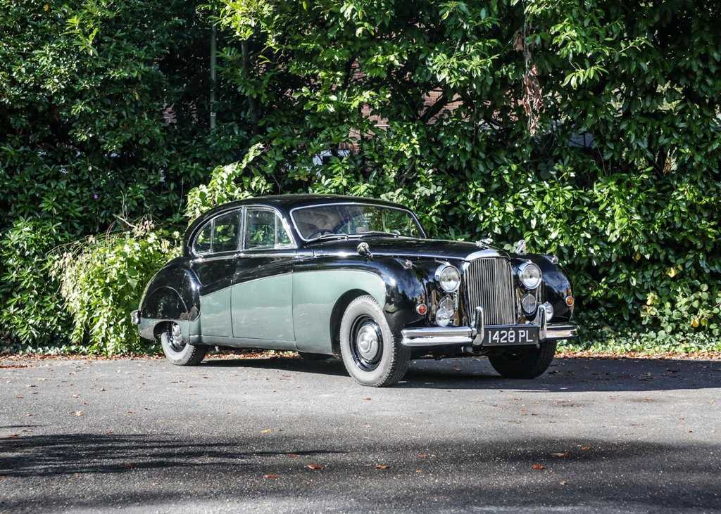 Lot 124 - 1960 Jaguar  Mk. IX