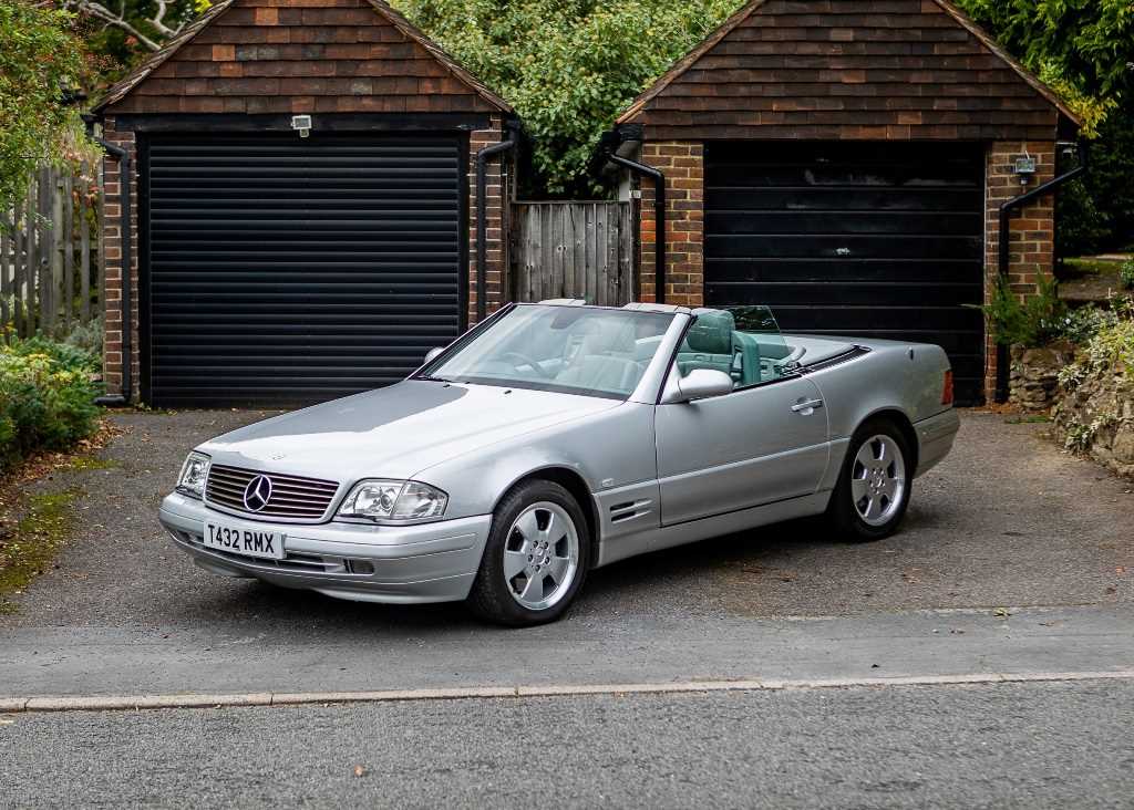 Lot 122 - 1999 Mercedes-Benz SL320