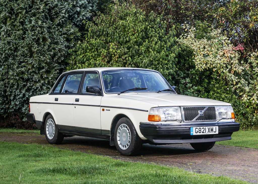 Lot 113 - 1990 Volvo 240GL