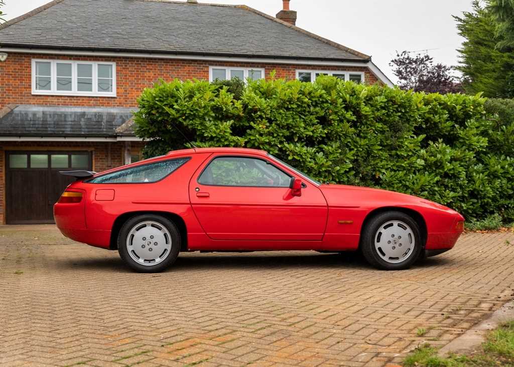 Lot 147 - 1988 Porsche  928 S4