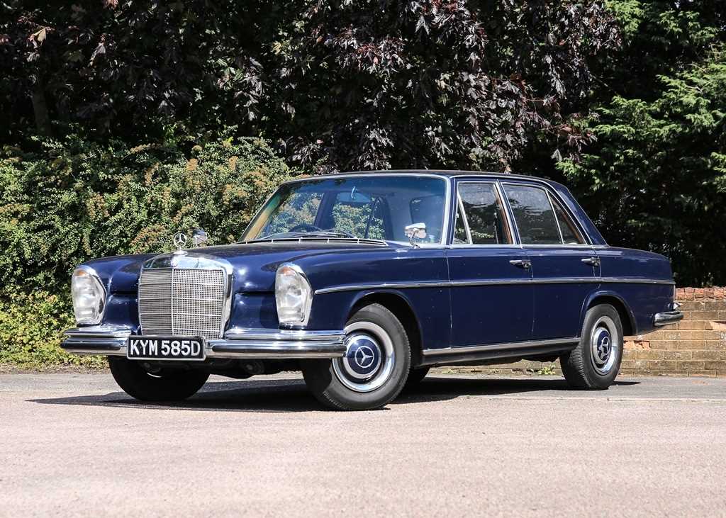 Lot 122 - 1966 Mercedes-Benz 250 S