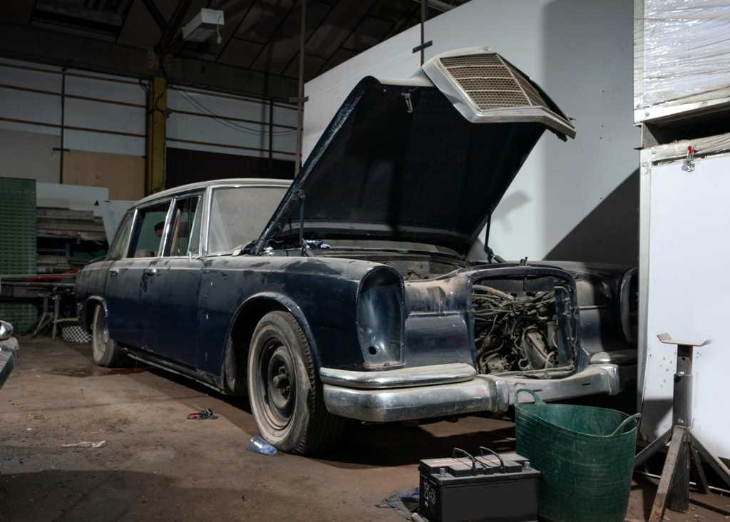 Lot 123 - 1972 Mercedes-Benz 600 Limousine with Division