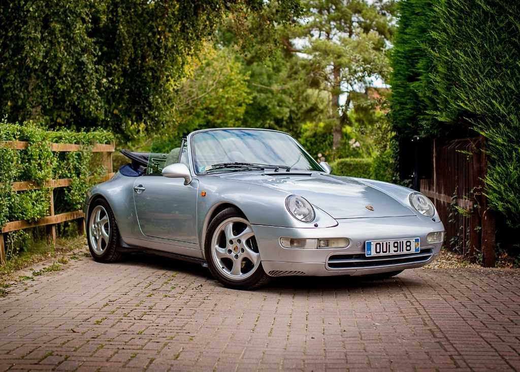 Lot 145 - 1995 Porsche  911 / 993 Carrera Convertible
