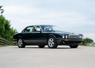 Lot 111 - 2003 Jaguar XJ8 Executive (3.2 litre)