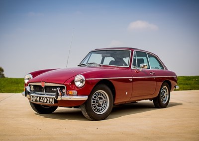 Lot 212 - 1973 MG B GTV8