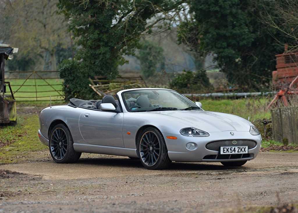 Lot 125 - 2004 Jaguar XKR Convertible 'Carbon Edition'