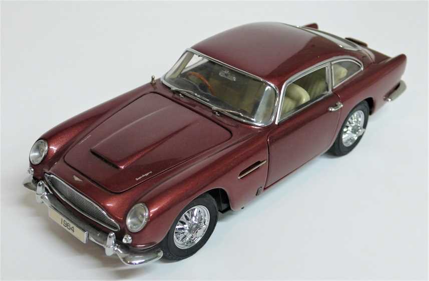 Lot 56 - A Danbury Mint die-cast model of the 1964...