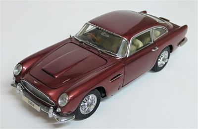 Lot 56 - A Danbury Mint die-cast model of the 1964...